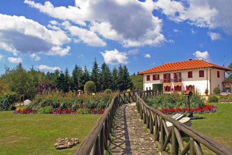 Cancelli chiusi a Villa Vittoria. Le Serre sempre più in ginocchio