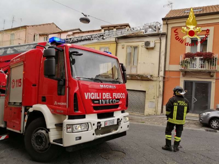 Forte vento nel Vibonese, diversi gli interventi dei vigili del fuoco