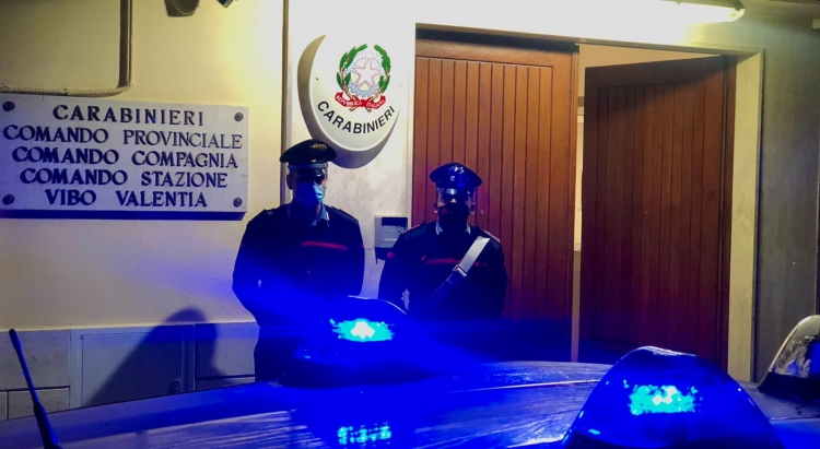 Operazione contro narcos e spacciatori, 37 arresti. Blitz anche nel Vibonese