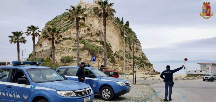 Controlli anti-Covid a Tropea: identificate 180 persone e sanzionati diversi locali