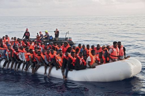 Migranti, anche a Vibo le magliette rosse di Libera per «fermare l&#039;emorragia di umanità»