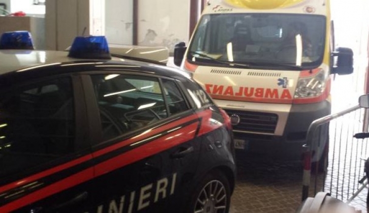 Auto contro un albero a Rombiolo, gravi due giovani