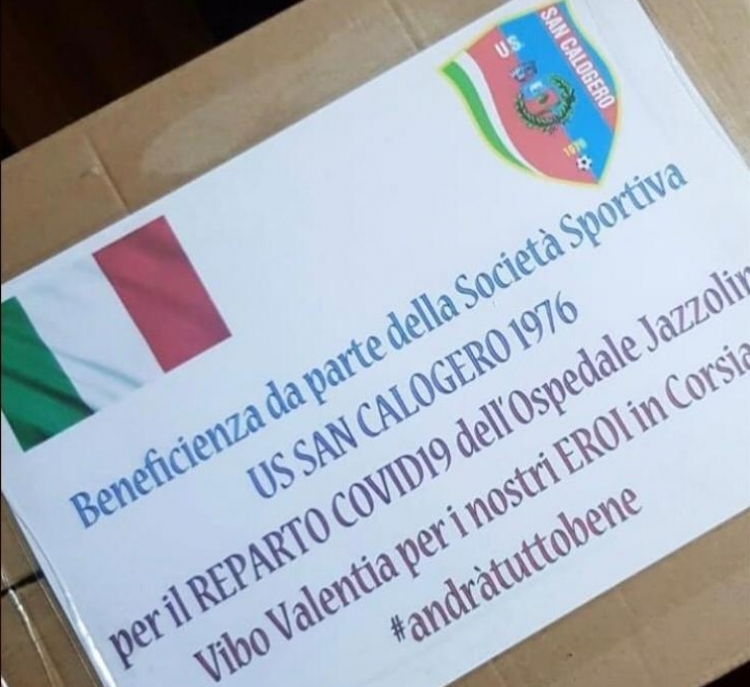 Dal San Calogero un “calcio” al Coronavirus, donate 45 mascherine e 4 pulsossimetri allo “Jazzolino”