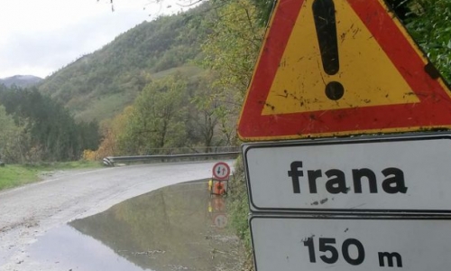 Maltempo, chiusa la statale 18 tra San Calogero e Candidoni. Senso unico alternato sulla 182 a Gerocarne