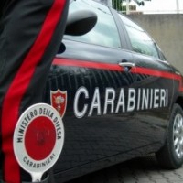 Sorianello, in auto con due fucili da caccia e munizioni: arrestato 34enne