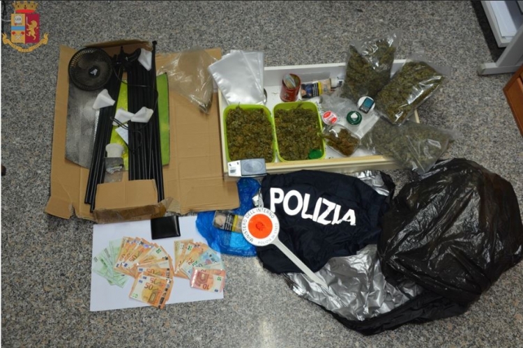 Due chili tra marijuana, hashish e cocaina: arrestato un 28enne nel Vibonese