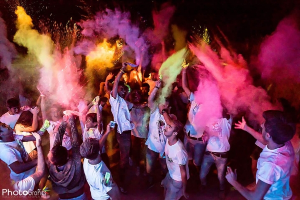 A Pizzoni il primo Color Run Fluo tra musica e colori