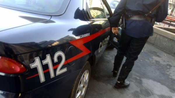 Pizzo, tenta di rapinare una tabaccheria con una scacciacani: arrestato 21enne