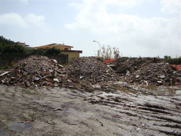 Satriano, sequestrata discarica abusiva di circa 3500 mq