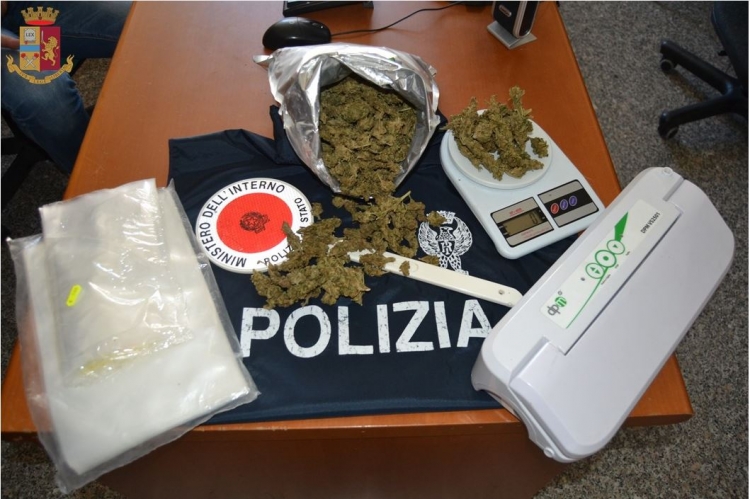 Vendevano la marijuana ai minorenni, tre arresti nel Vibonese