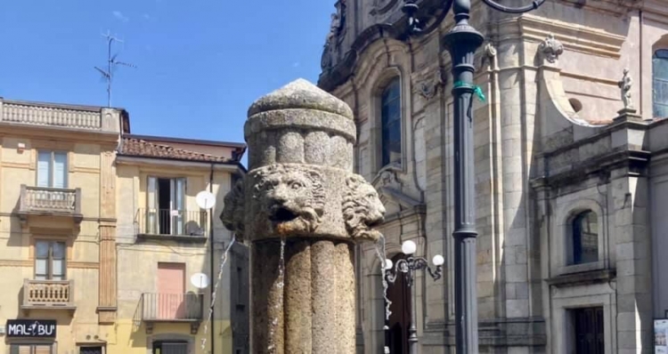 Serra, “riprende vita” la fontana di Piazza Monsignor Barillari