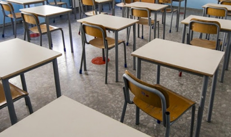 Genitore positivo al test rapido, a San Nicola scuole chiuse per 2 giorni